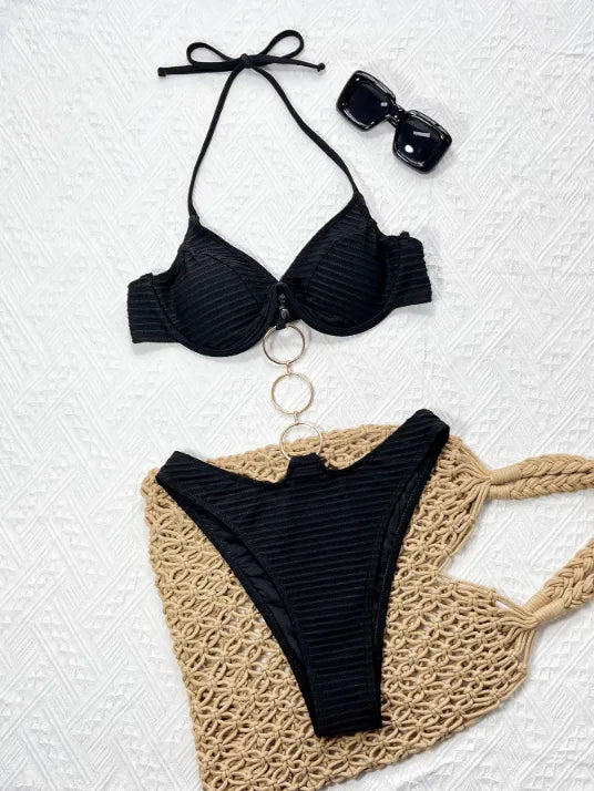 Haut de bikini uni avec anneau métallique et triple crochet