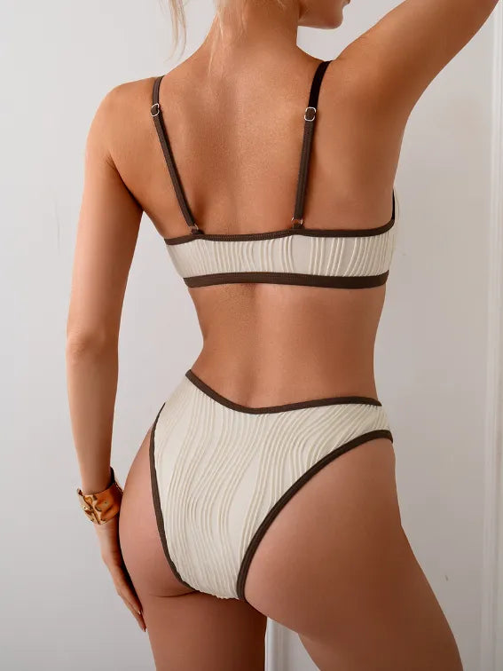 Maillot de bain deux pièces texturé ajouré
